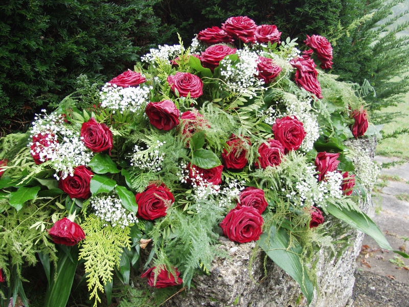 funeraire-PIERREFEU DU VAR-min_roses-61203